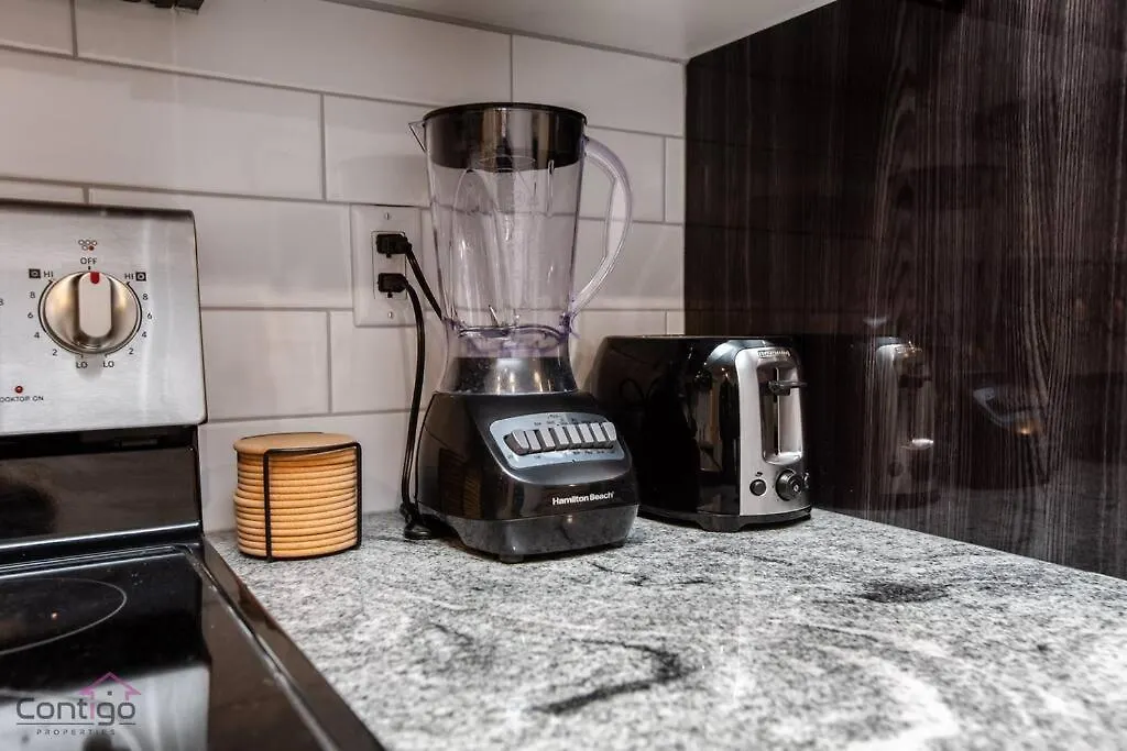 Appartamento La Maison, Near University & Dt, 2Br Bsmt Suite, King Bed! Edmonton