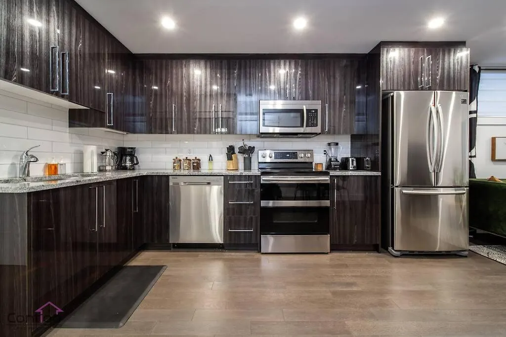 Appartamento La Maison, Near University & Dt, 2Br Bsmt Suite, King Bed! Edmonton