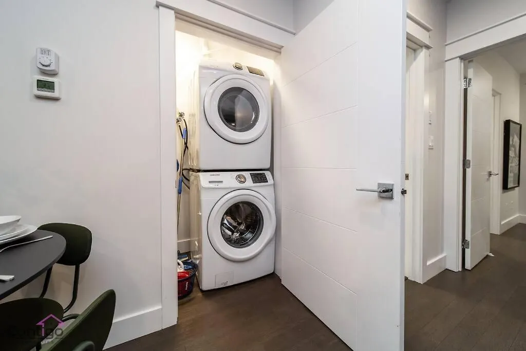 La Maison, Near University & Dt, 2Br Bsmt Suite, King Bed! Edmonton Canada