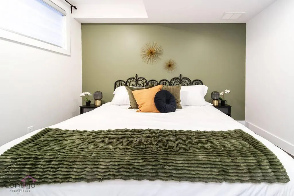 Apartment La Maison, Near University & Dt, 2Br Bsmt Suite, King Bed! Edmonton