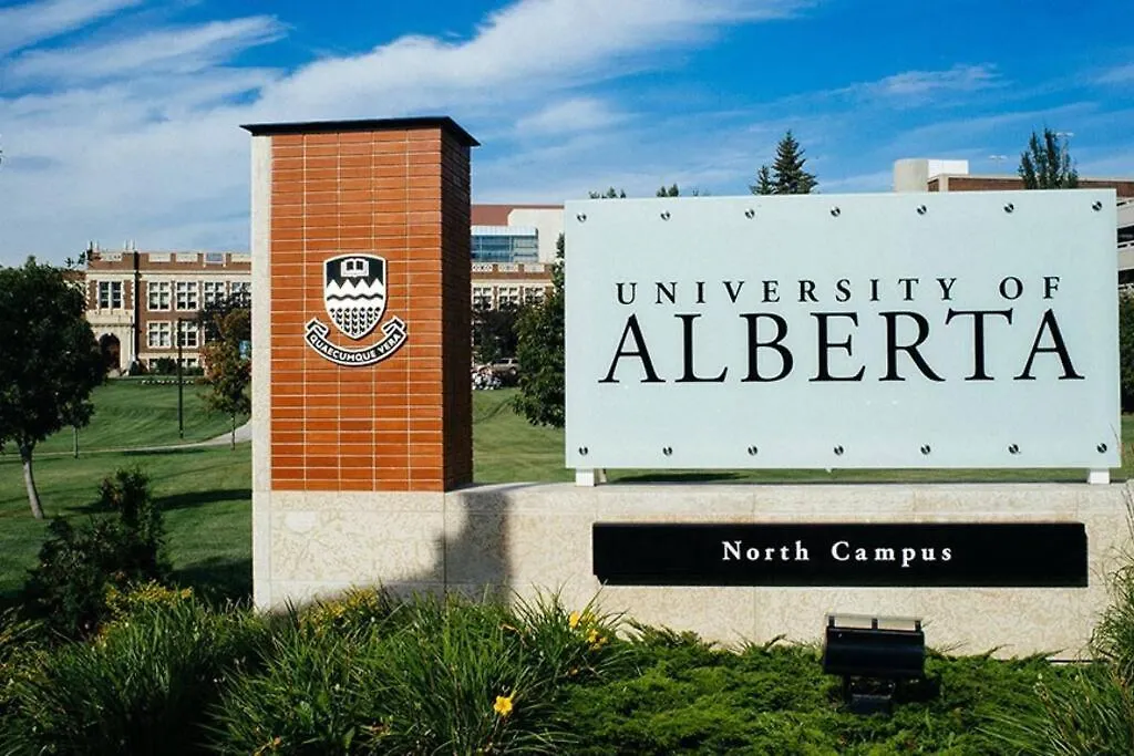 La Maison, Near University & Dt, 2Br Bsmt Suite, King Bed! Edmonton Apartment