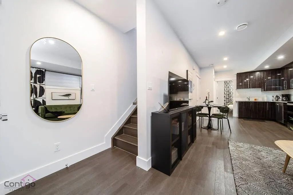 La Maison, Near University & Dt, 2Br Bsmt Suite, King Bed! Edmonton 0*,