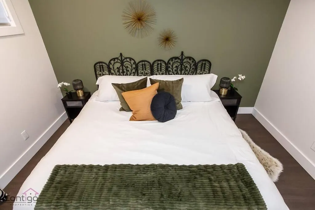 Apartment La Maison, Near University & Dt, 2Br Bsmt Suite, King Bed! Edmonton