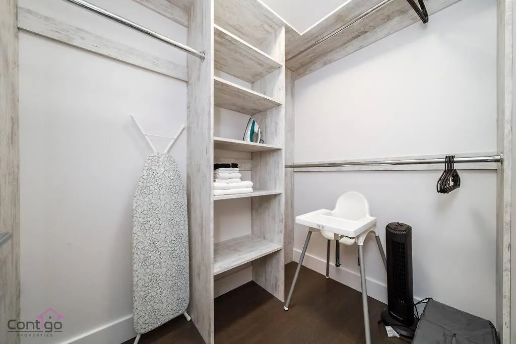 Apartment La Maison, Near University & Dt, 2Br Bsmt Suite, King Bed! Edmonton